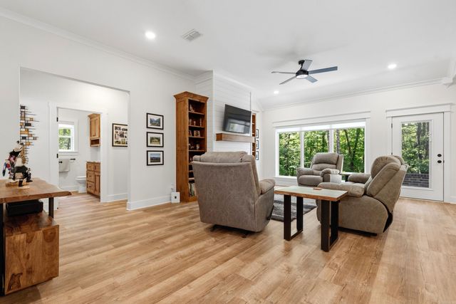 22 Estrella Circle, Hot Springs Village, AR 71909