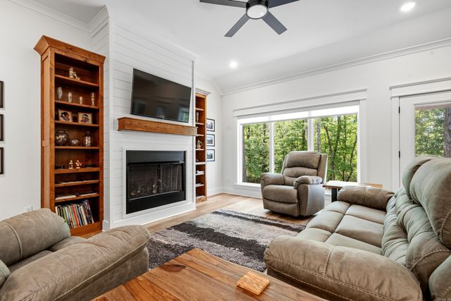 22 Estrella Circle, Hot Springs Village, AR 71909