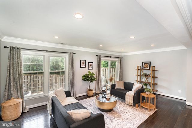 6916 LAFAYETTE PARK DR, Annandale, VA 22003