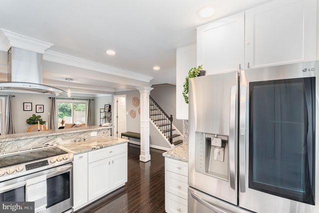 6916 LAFAYETTE PARK DR, Annandale, VA 22003