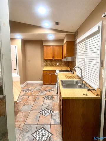 903 Wildwood Road SW, Decatur, AL 35601