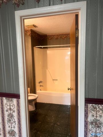 903 Wildwood Road SW, Decatur, AL 35601