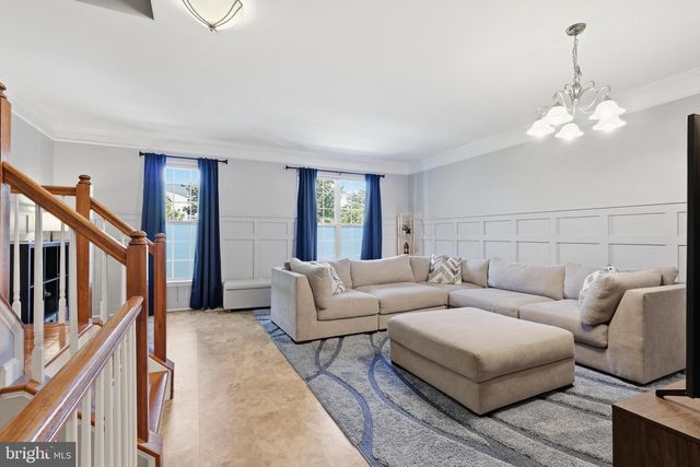 13002 PARK CRESCENT CIR, Herndon, VA 20171