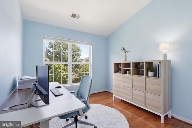 13002 PARK CRESCENT CIR, Herndon, VA 20171