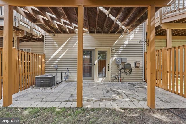 13002 PARK CRESCENT CIR, Herndon, VA 20171