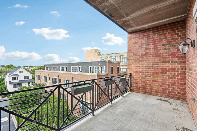 2811 N Bell Avenue 306, Chicago, IL 60618