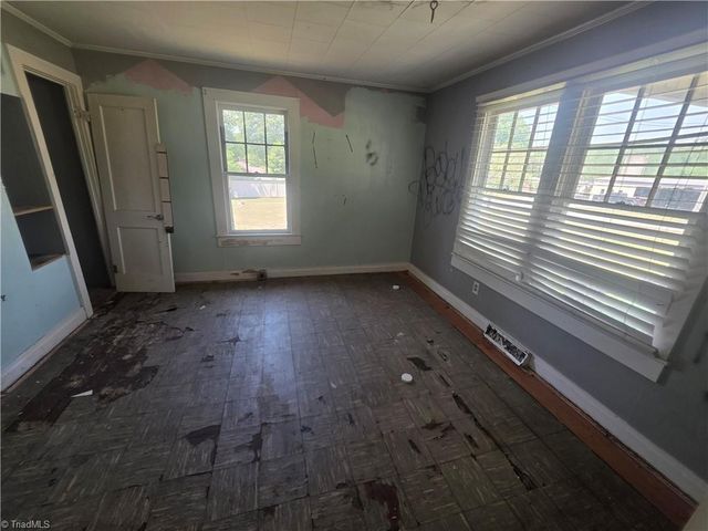1050 Jacob Street, Thomasville, NC 27360