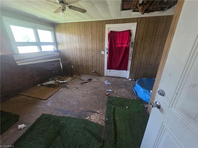 1050 Jacob Street, Thomasville, NC 27360