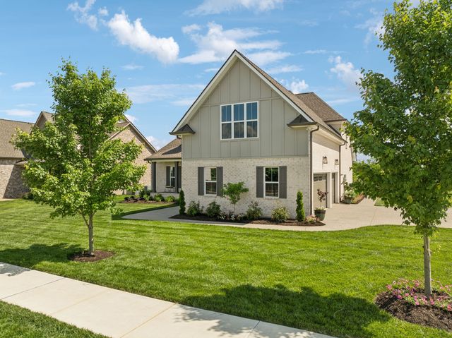 1009 Stone Creek Ln, Lebanon, TN 37087