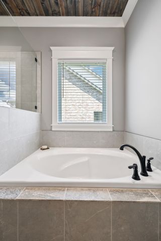 1009 Stone Creek Ln, Lebanon, TN 37087