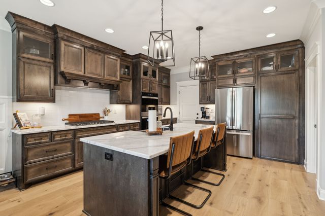 1009 Stone Creek Ln, Lebanon, TN 37087