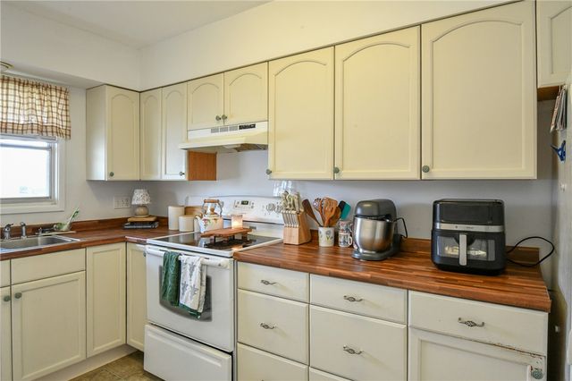 103 Charles Place, Englewood, OH 45322