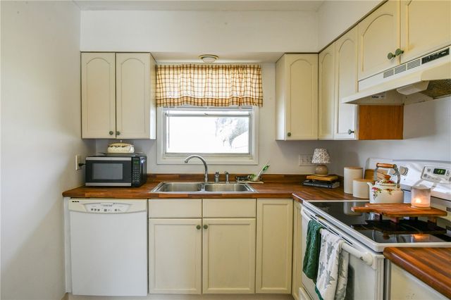 103 Charles Place, Englewood, OH 45322