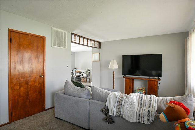 103 Charles Place, Englewood, OH 45322