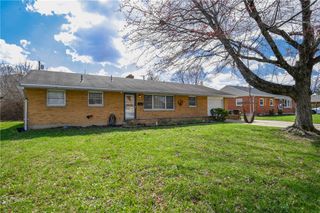 103 Charles Place, Englewood, OH 45322