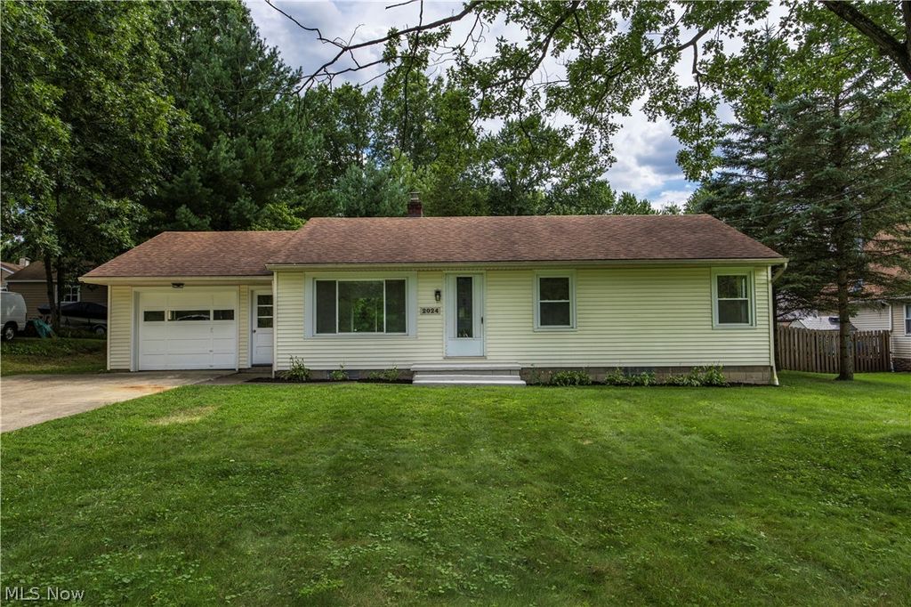 2024 Marhofer Avenue, Stow, OH 44224