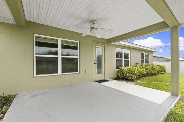 449 SW Exmore Avenue, Port St. Lucie, FL 34983