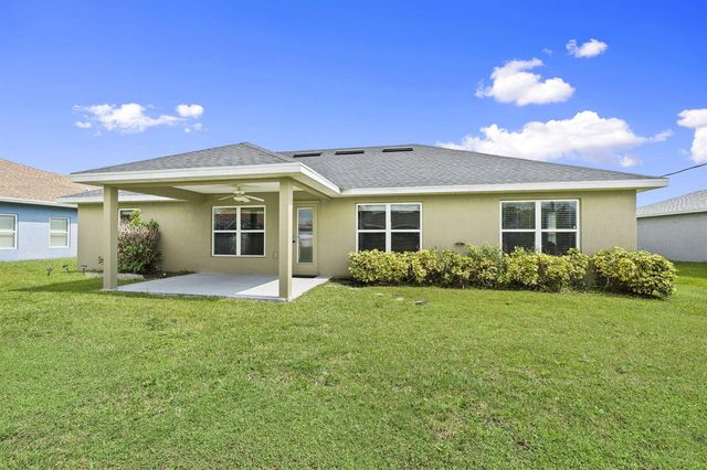 449 SW Exmore Avenue, Port St. Lucie, FL 34983
