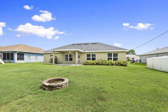 449 SW Exmore Avenue, Port St. Lucie, FL 34983