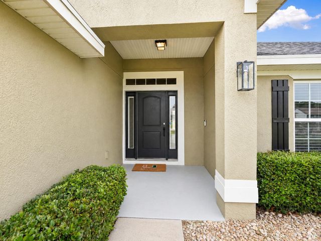 449 SW Exmore Avenue, Port St. Lucie, FL 34983