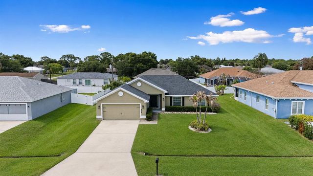 449 SW Exmore Avenue, Port St. Lucie, FL 34983
