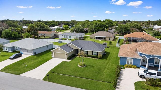 449 SW Exmore Avenue, Port St. Lucie, FL 34983