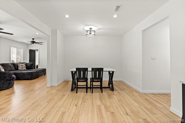 25511 Dartmouth Street, Dearborn Heights, MI 48125