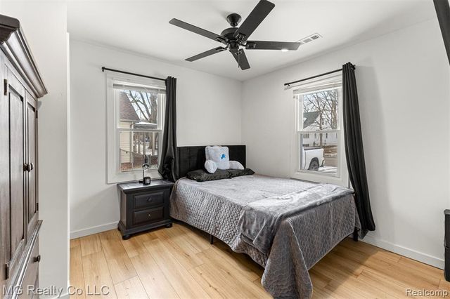 25511 Dartmouth Street, Dearborn Heights, MI 48125