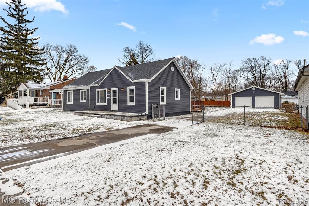 25511 Dartmouth Street, Dearborn Heights, MI 48125