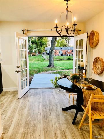 5325 Brooktop Court, Mehlville, MO 63128