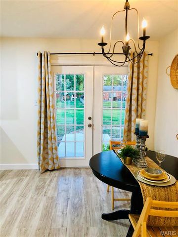 5325 Brooktop Court, Mehlville, MO 63128