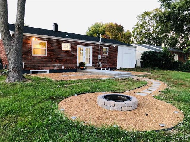 5325 Brooktop Court, Mehlville, MO 63128