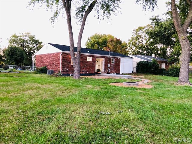 5325 Brooktop Court, Mehlville, MO 63128
