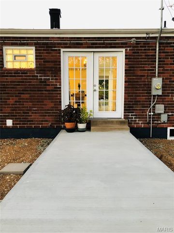 5325 Brooktop Court, Mehlville, MO 63128