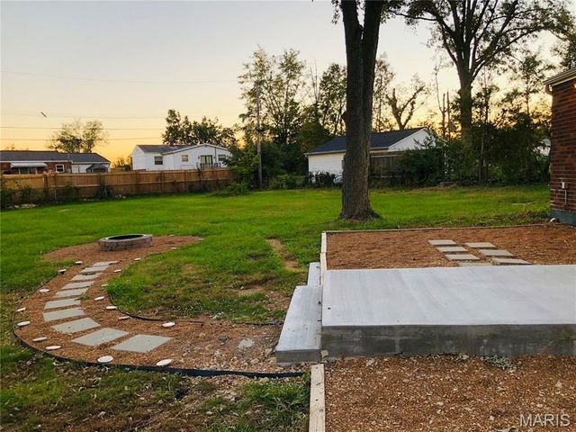5325 Brooktop Court, Mehlville, MO 63128