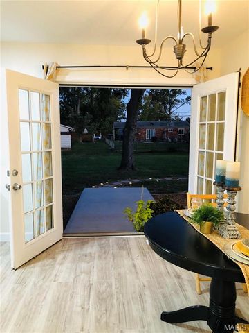 5325 Brooktop Court, Mehlville, MO 63128