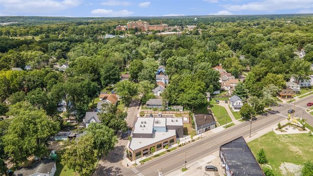 612 Southworth Terrace, Kalamazoo, MI 49048