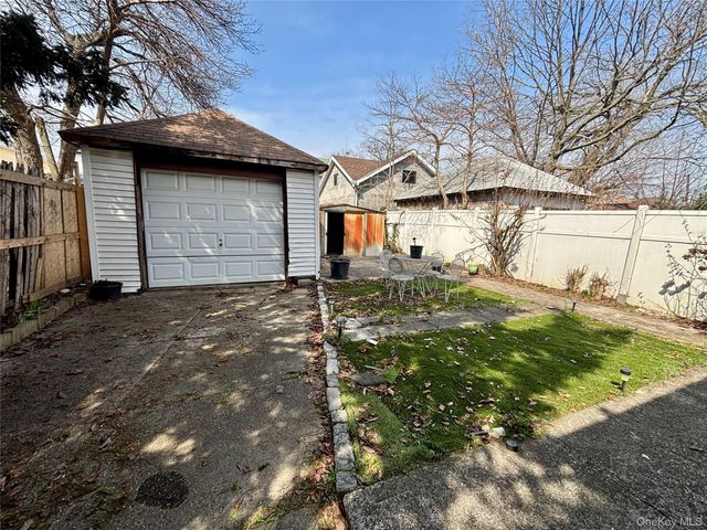 194-19 115th Avenue, Saint Albans, NY 11412