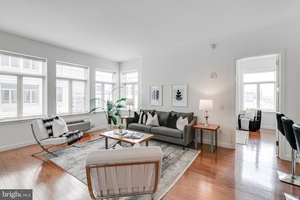 1900 HAMILTON ST #409, PHILADELPHIA, PA 19130 — exterior