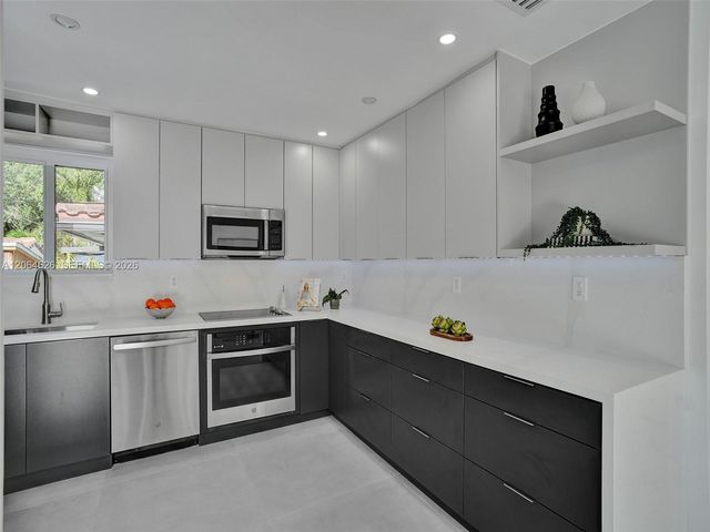 2380 NE 184th Ter, North Miami Beach, FL 33160