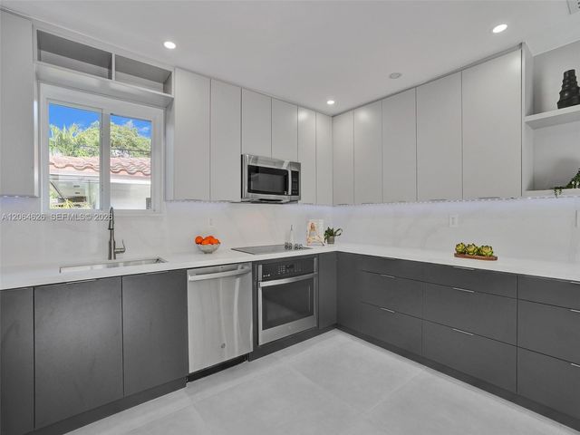 2380 NE 184th Ter, North Miami Beach, FL 33160