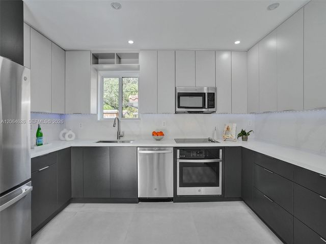 2380 NE 184th Ter, North Miami Beach, FL 33160