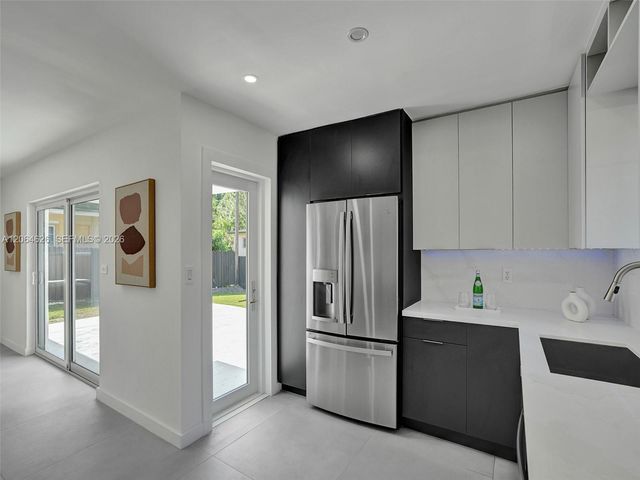 2380 NE 184th Ter, North Miami Beach, FL 33160