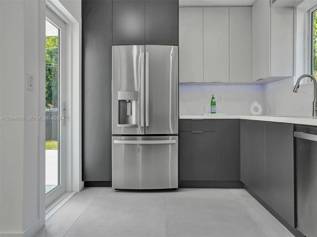 2380 NE 184th Ter, North Miami Beach, FL 33160