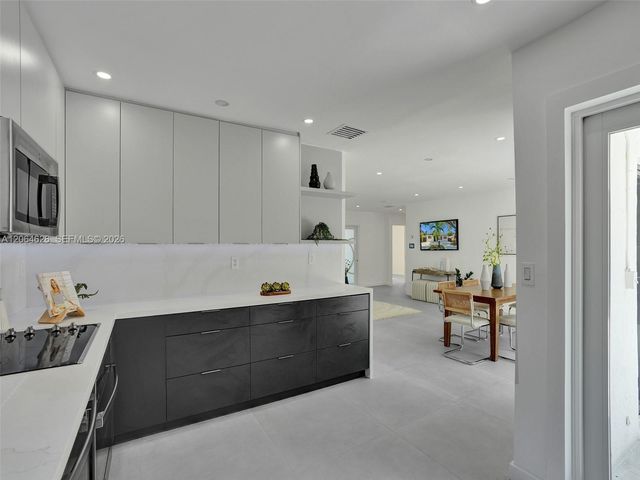 2380 NE 184th Ter, North Miami Beach, FL 33160