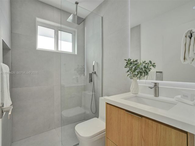 2380 NE 184th Ter, North Miami Beach, FL 33160