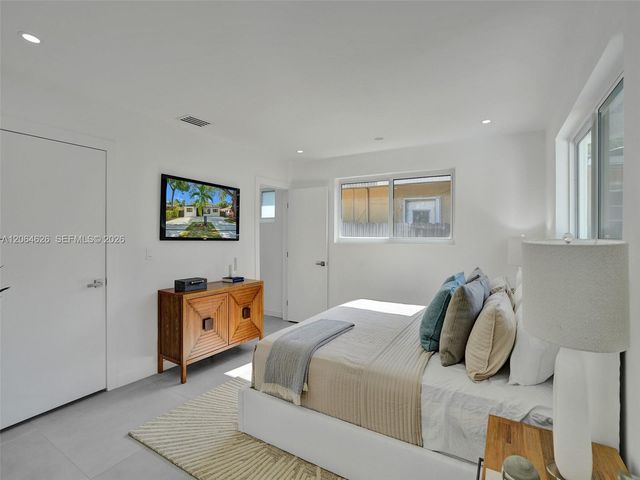 2380 NE 184th Ter, North Miami Beach, FL 33160