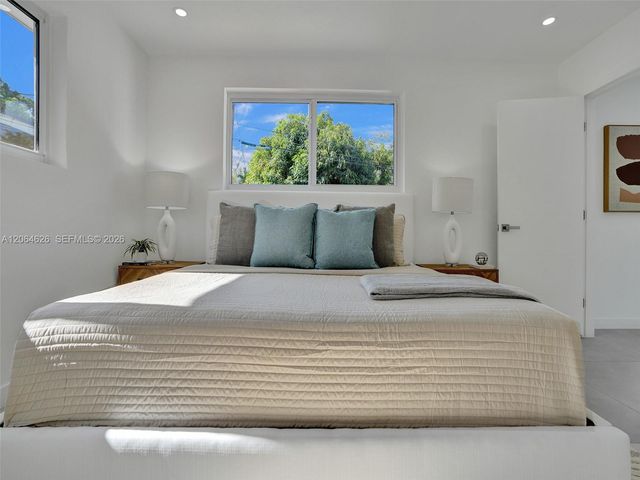 2380 NE 184th Ter, North Miami Beach, FL 33160