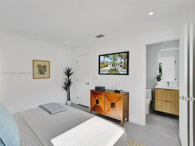 2380 NE 184th Ter, North Miami Beach, FL 33160