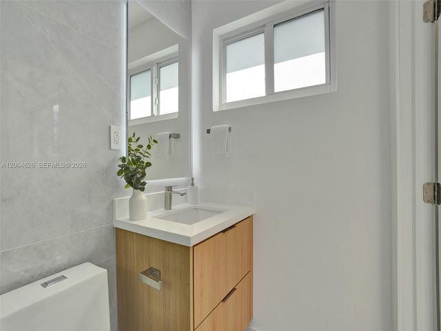2380 NE 184th Ter, North Miami Beach, FL 33160